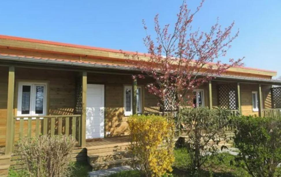Domaine Des Epinettes Hotel Saint-Romain-de-Jalionas Exterior photo