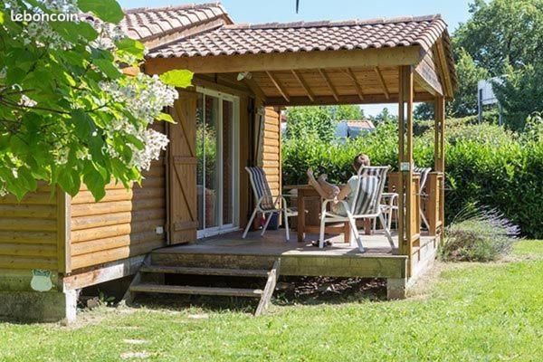 Domaine Des Epinettes Hotel Saint-Romain-de-Jalionas Exterior photo